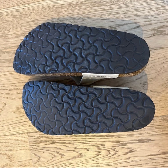 Birkenstock Gizeh Pearl Leather Sandal - Picture 7 of 14